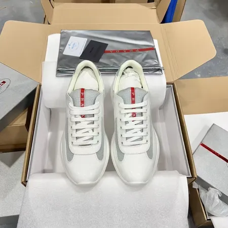 プラダ カジュアルシューズ