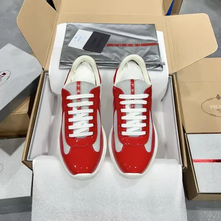 プラダ スニーカー