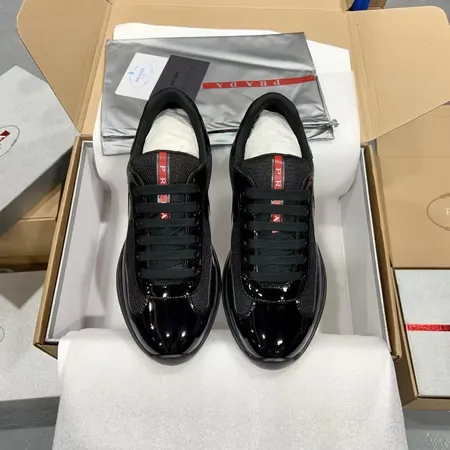 プラダ スニーカー