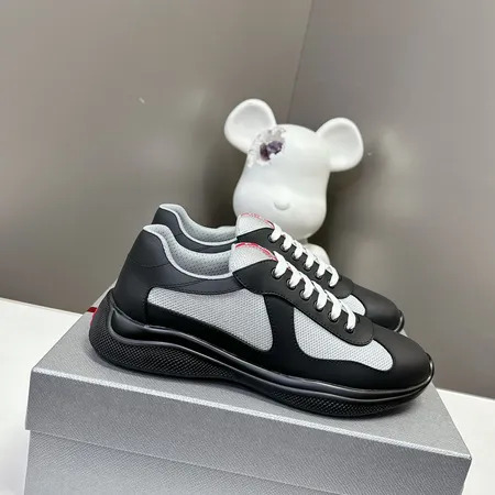 プラダ カジュアルシューズ