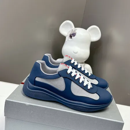 プラダ カジュアルシューズ