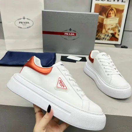 プラダ カジュアルシューズ