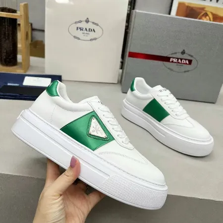 プラダ カジュアルシューズ