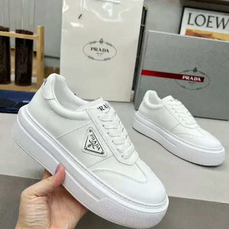 プラダ カジュアルシューズ