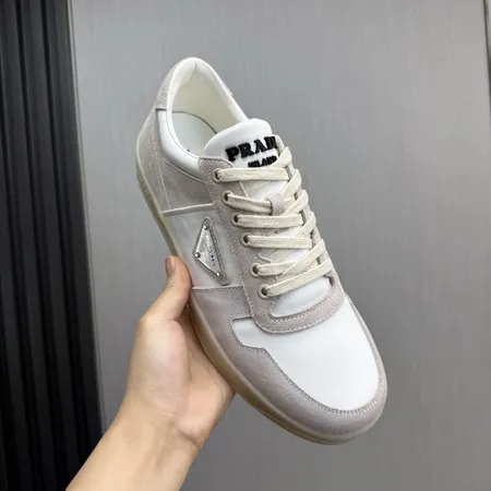 プラダ カジュアルシューズ