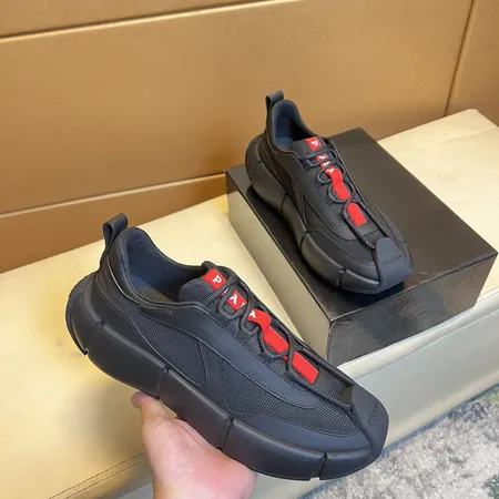 プラダ カジュアルシューズ