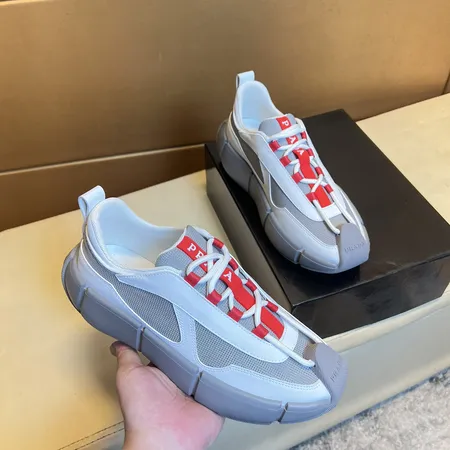 プラダ カジュアルシューズ