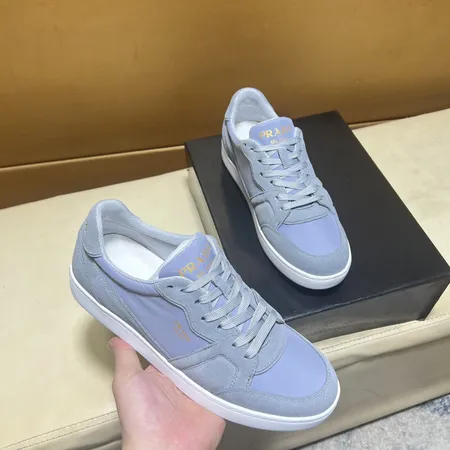 プラダ カジュアルシューズ