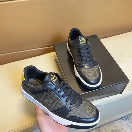 フェンディ カジュアルシューズ