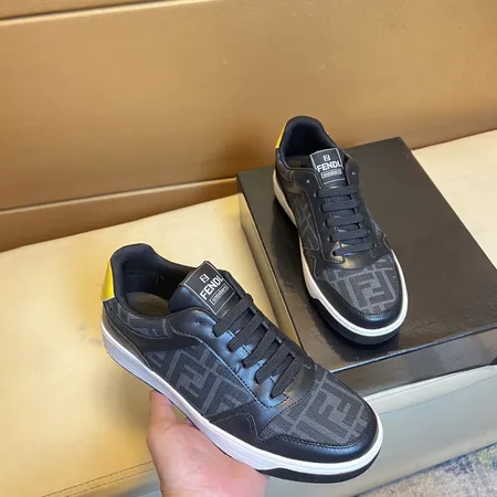 フェンディ カジュアルシューズ