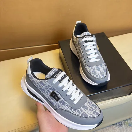 ディオール カジュアルシューズ