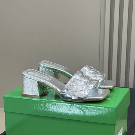 ボッテガ ヴェネタ スリッパ