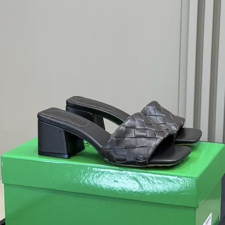 ボッテガ ヴェネタ スリッパ