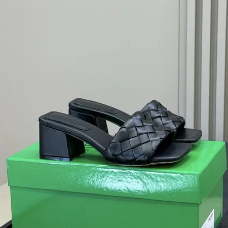 ボッテガ ヴェネタ スリッパ