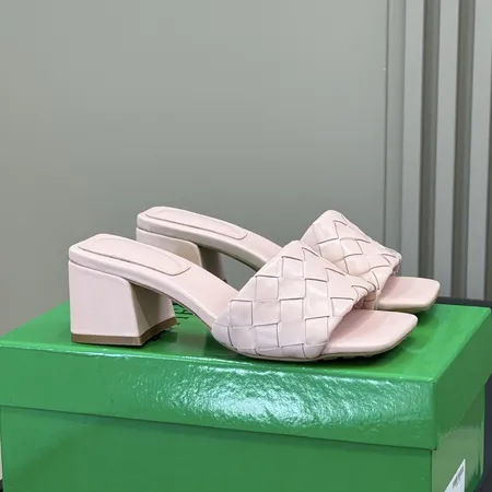 ボッテガ ヴェネタ スリッパ