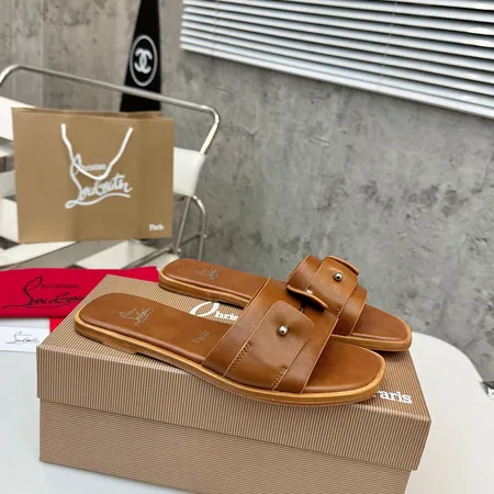 クリスチャン・ルブタン サンダル