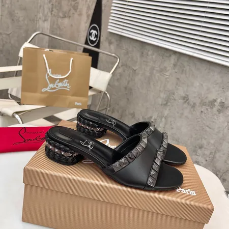 クリスチャン・ルブタン サンダル