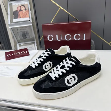 グッチ カジュアルシューズ