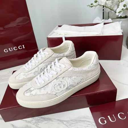 グッチ カジュアルシューズ