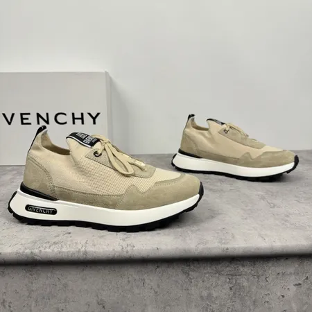 ジバンシィ カジュアルシューズ