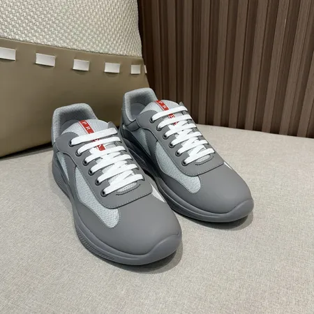 プラダ カジュアルシューズ