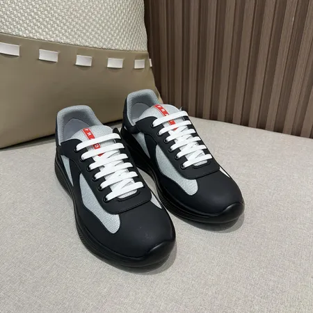 プラダ カジュアルシューズ