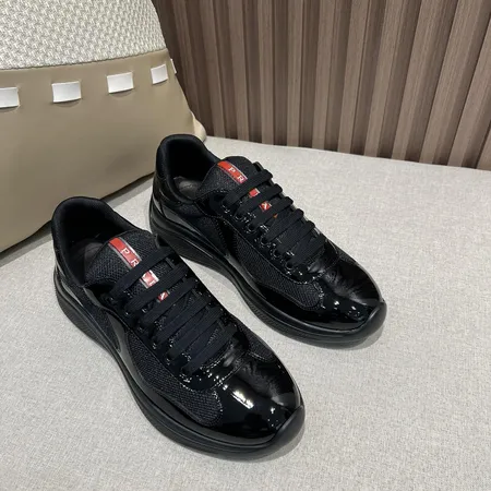 プラダ カジュアルシューズ