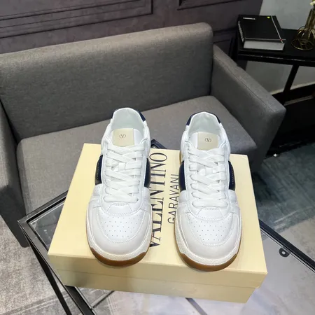 ヴァレンティノ カジュアルシューズ