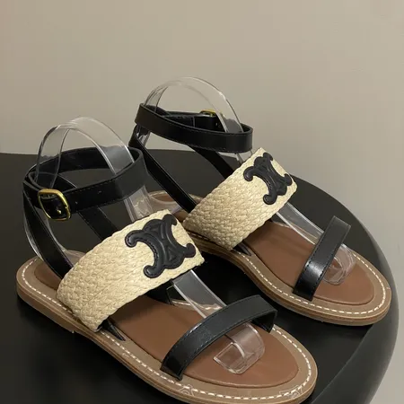 セリーヌ サンダル