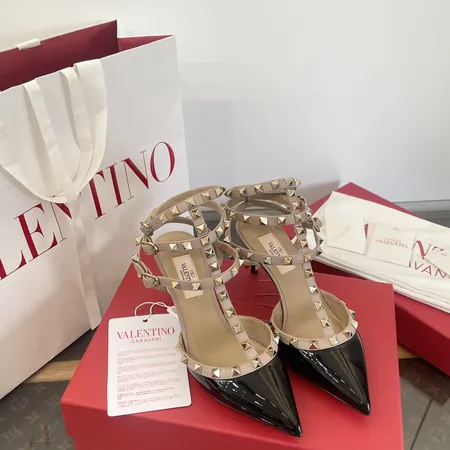 ヴァレンティノ サンダル