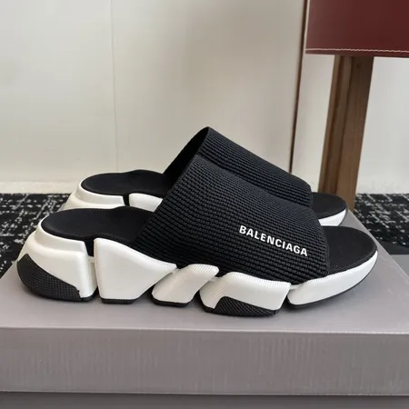 バレンシアガ スリッパ