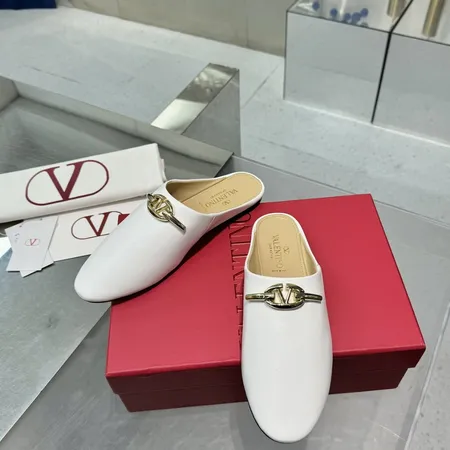 ヴァレンティノ スリッパ