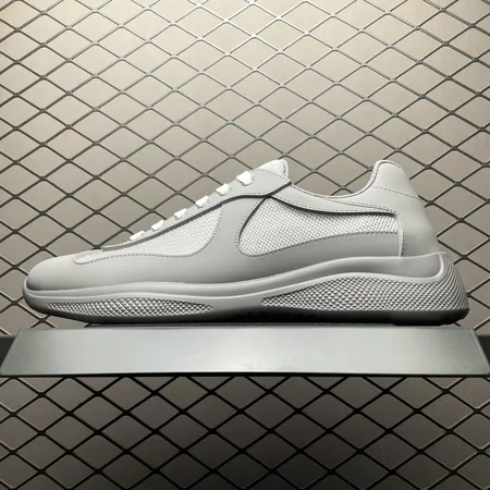 プラダ カジュアルシューズ