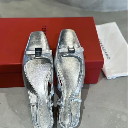 フェラガモ サンダル