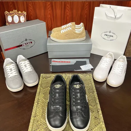 プラダ カジュアルシューズ