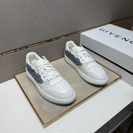 ジバンシィ カジュアルシューズ