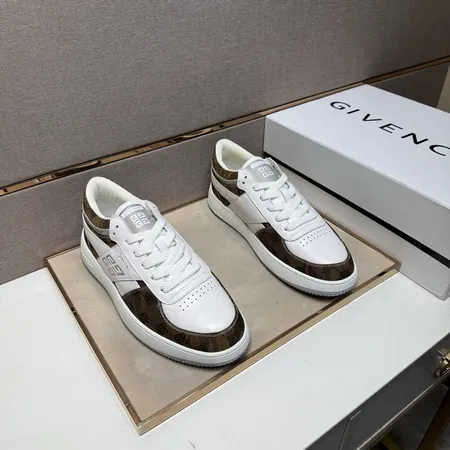 ジバンシィ カジュアルシューズ