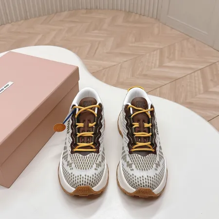 ミュウミュウ スニーカー