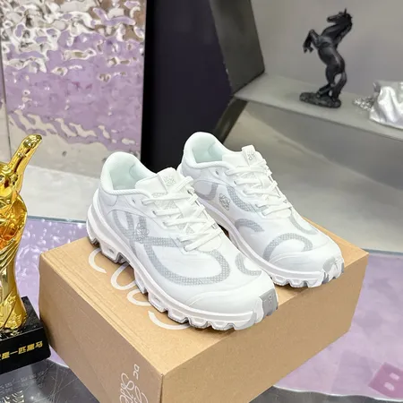 ロエベ スニーカー