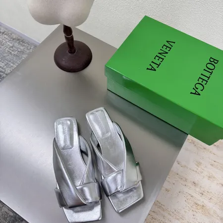 ボッテガ ヴェネタ スリッパ