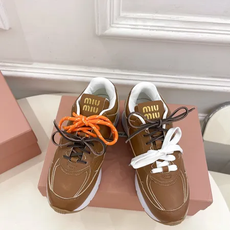 ミュウミュウ スニーカー