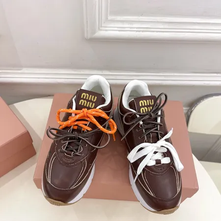 ミュウミュウ スニーカー
