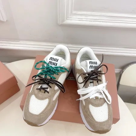 ミュウミュウ スニーカー