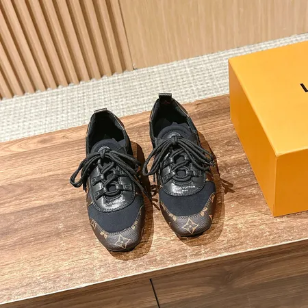 ルイヴィトン カジュアルシューズ