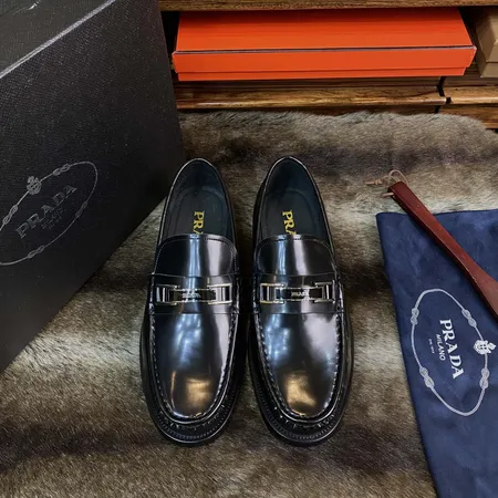 プラダ ビジネスシューズ