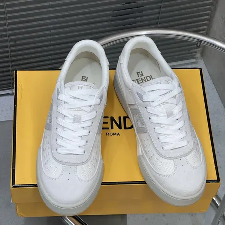 フェンディ カジュアルシューズ