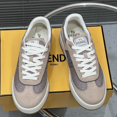 フェンディ カジュアルシューズ