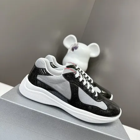 プラダ スニーカー