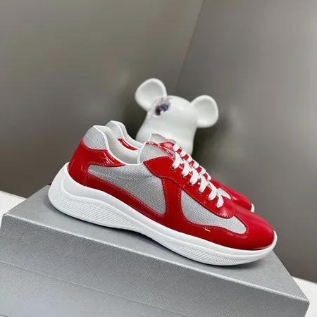 プラダ スニーカー