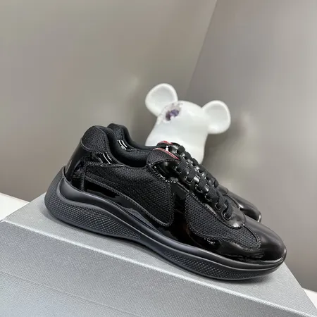 プラダ スニーカー